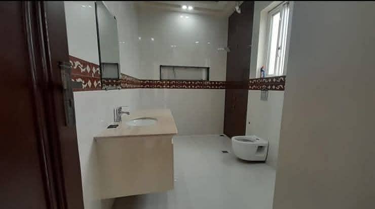 Kanal brand new 3bed upper portion in wapda town 5