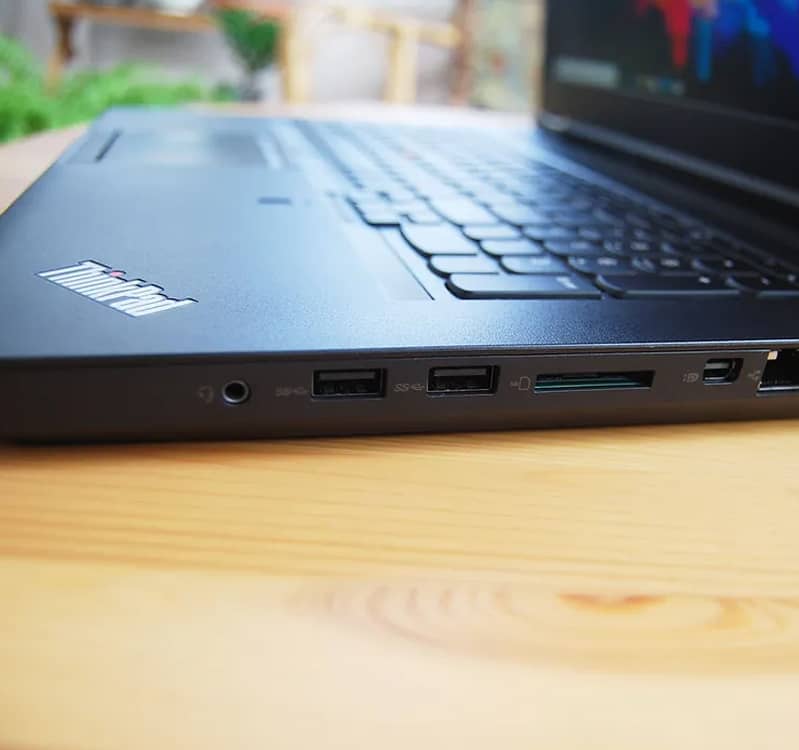 Lenovo Thinkpad P72 - i7 8th Generation Mobile Workstation 4