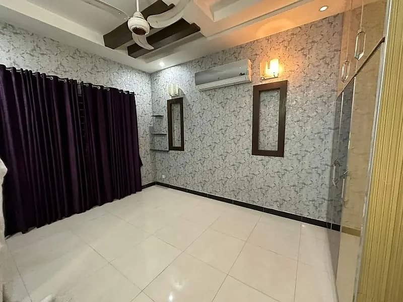 10 Marla Luxury Non Furnished Lower Portion Available For Rent In Bahria Town Lahore 4