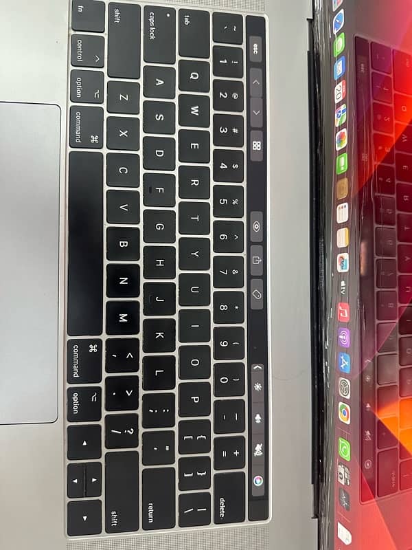 MACBOOK PRO (2017) LIMITED EDITION 3