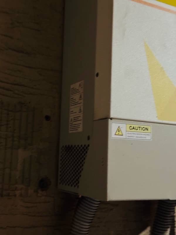 CROWN ELEGO 6KW HYBRID INVERTER 5