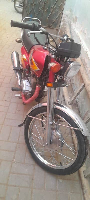 Honda CG 125 Karachi No Registered Lush Condition. . . 03159201685 0