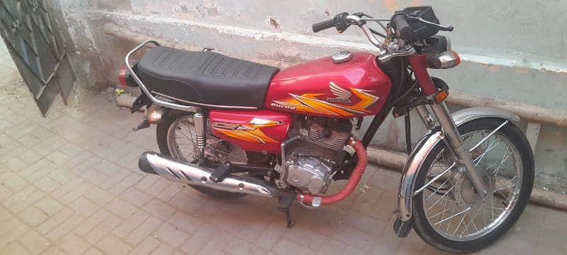 Honda CG 125 Karachi No Registered Lush Condition. . . 03159201685 5