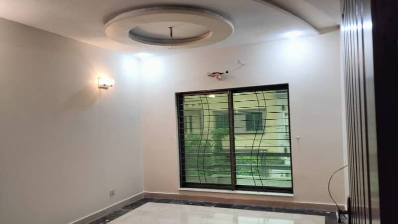 Like new 10 Marla House For Rent In Bahria Town - Sector F 9