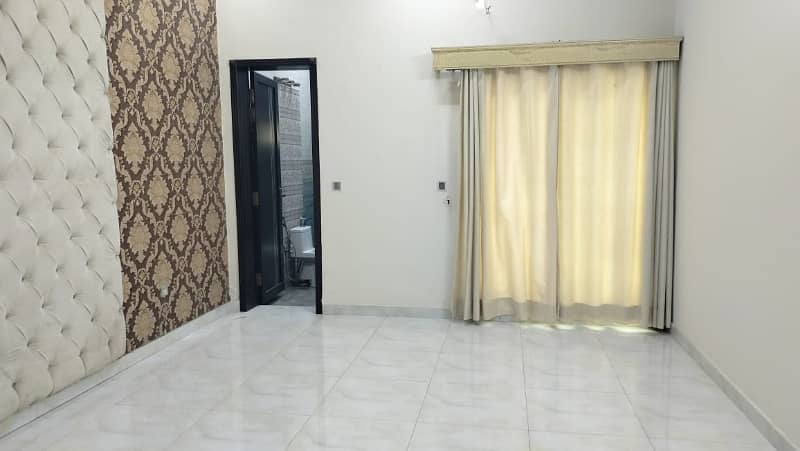 10 Marla Upper Portion Is Available For rent In Bahria Town Lahore 3