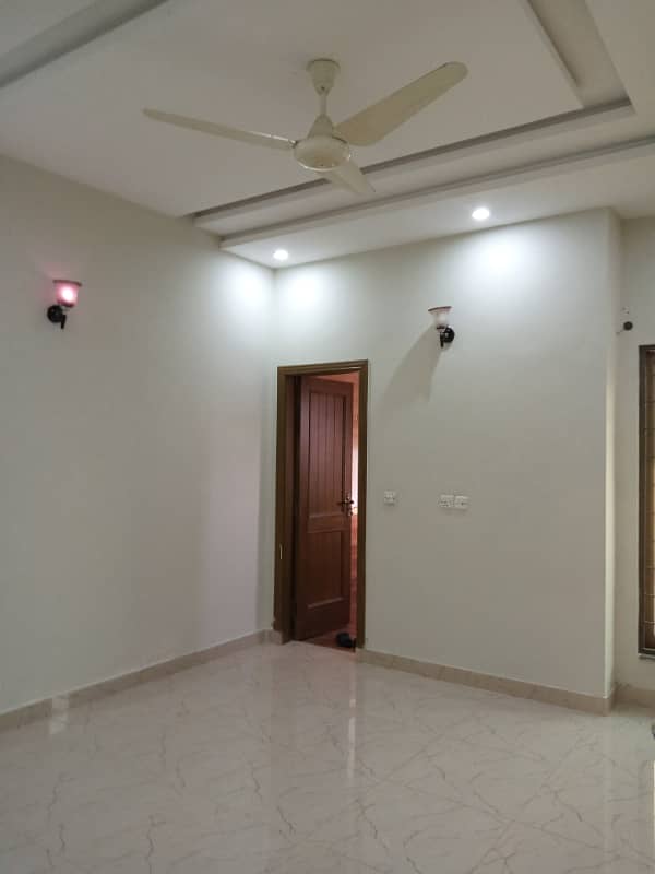 Brand New 10 Marla Luxury Lower Portion Available For Rent in Chambelli Block Bahria Town Lahore 2