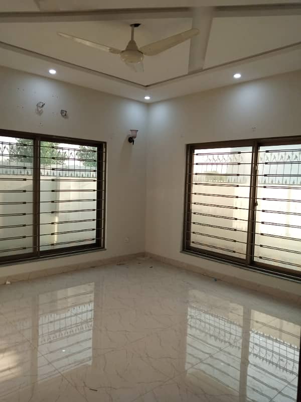 Brand New 10 Marla Luxury Lower Portion Available For Rent in Chambelli Block Bahria Town Lahore 5