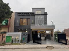 No Fake Prices 10 Marla Luxury Designer House For Sale In Bahria Town Lahore In Low budget price