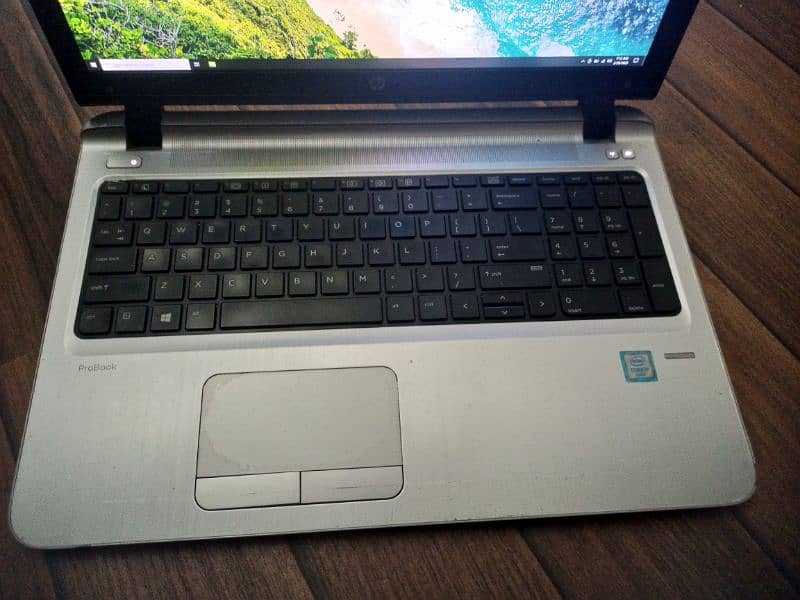 HP, i7 6th gen, 12 GB RAM, 500 GB Hard Disk, 1