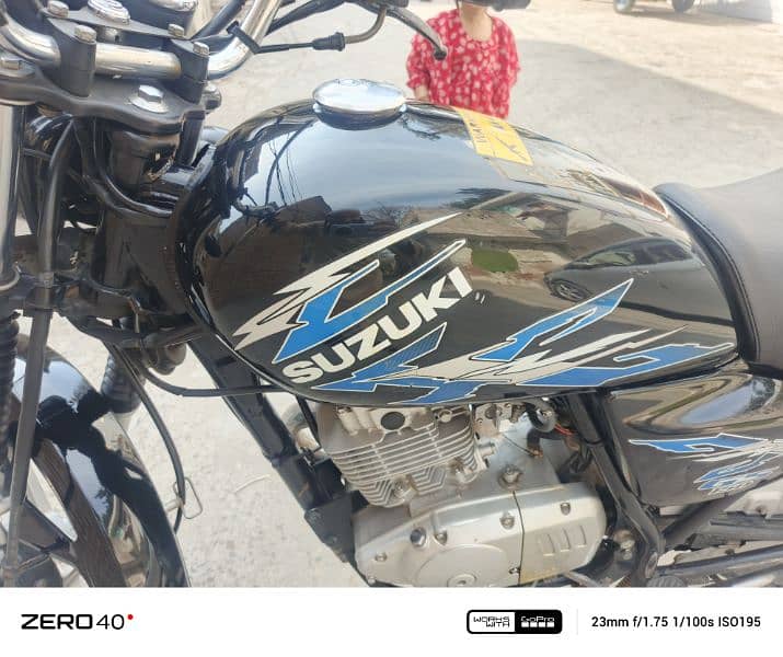 Suzuki gs 150 se 2022 2