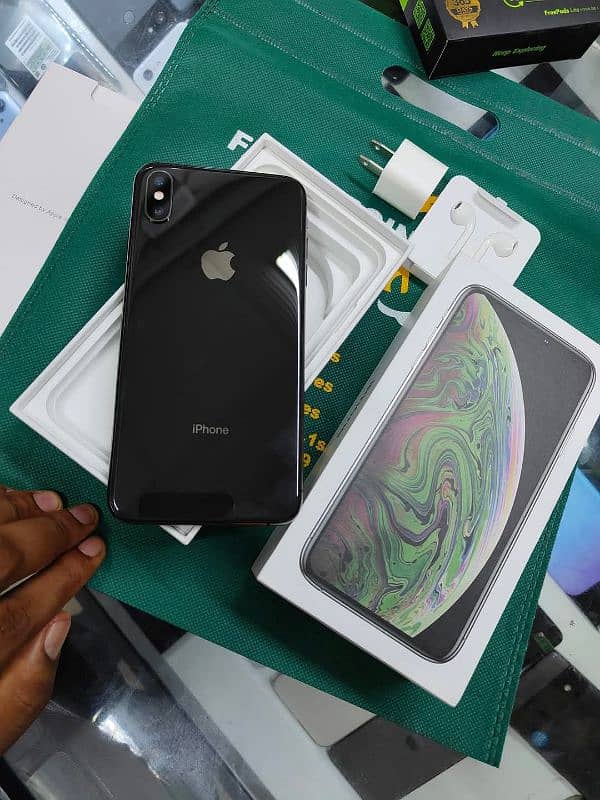 iPhone X's max 03246751929watsapp 1