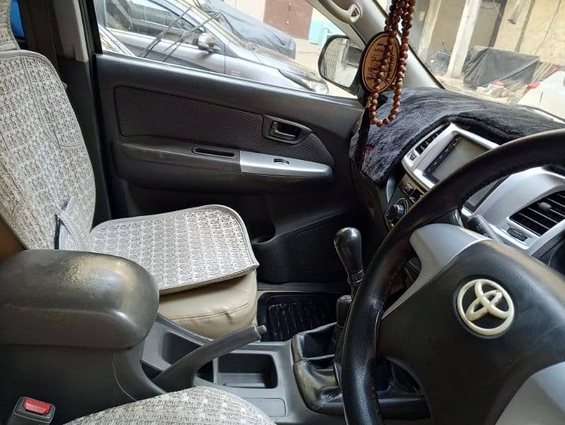 Toyota Hilux 2012 8