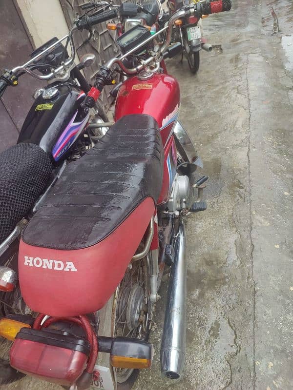 new condition motorbike Honda 125 road Prince 70 jora 4