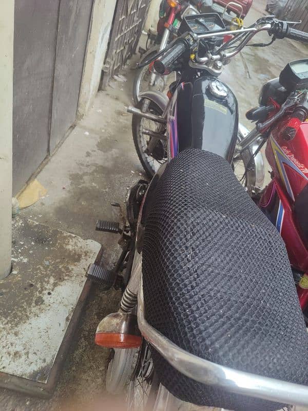 new condition motorbike Honda 125 road Prince 70 jora 6