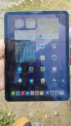 I pad Air 4. M1 chip ma with full box . 9/10 candion ha.