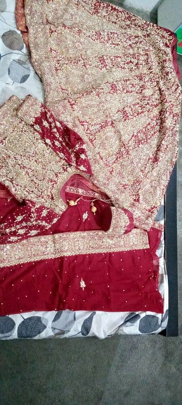 bridal lehanga with pouch 12