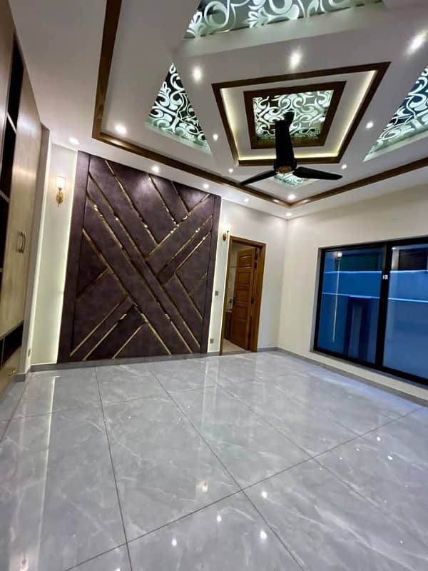 1 Kanal beautiful House For Rent In NFC 9