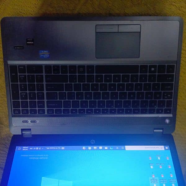 Hp Laptop 4Gb Ram And 750 gb 4