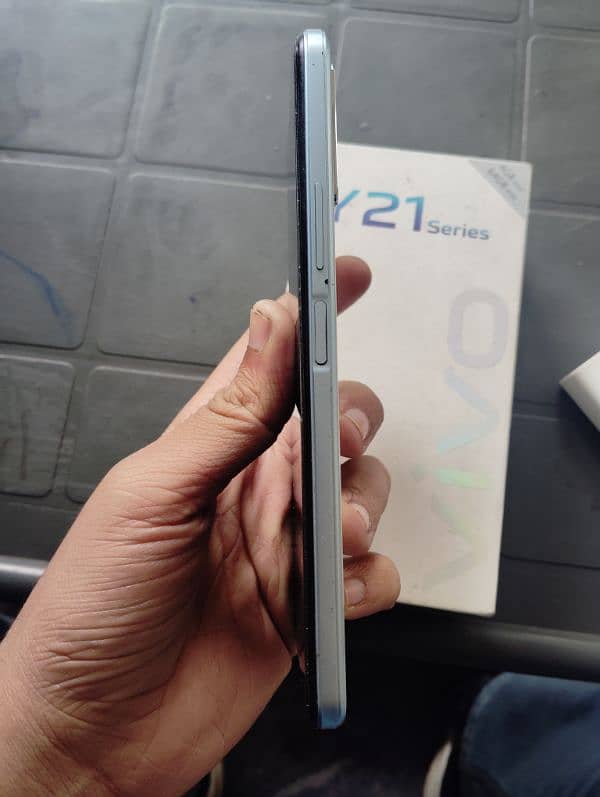 Vivo y21A 4+1 64gb pta approved 2