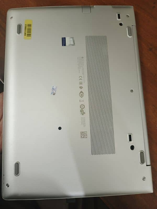 Hp laptop core i5 8th generation 840G6 16 gb rm 256 ssd 3