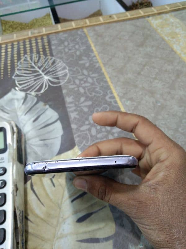 urgent sell oppo F11 6/128 penal crack Baki sab ok hy 3