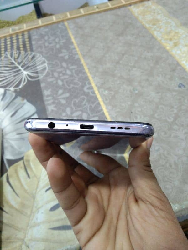 urgent sell oppo F11 6/128 penal crack Baki sab ok hy 4