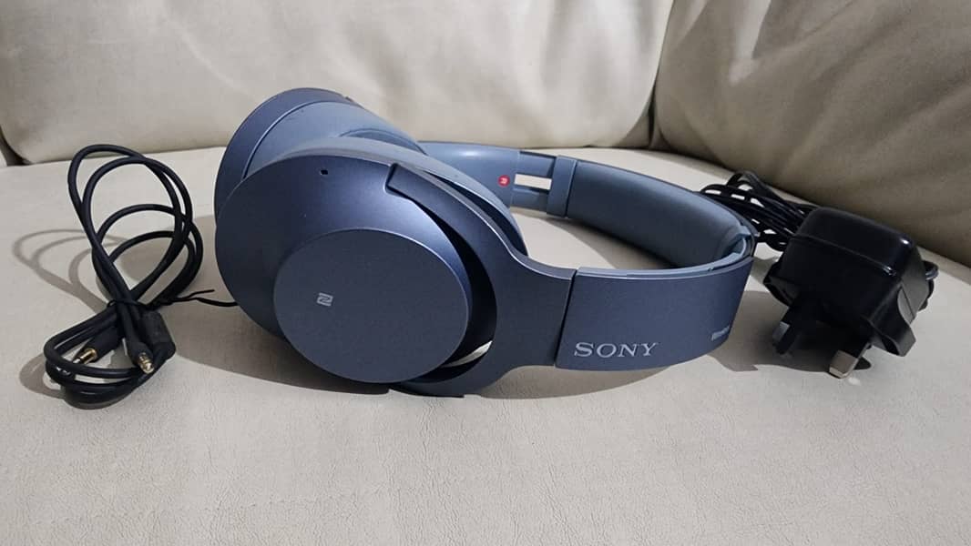 Sony - H900N Hi-Res Noise Cancelling Wireless Headphone Grayish Black 4