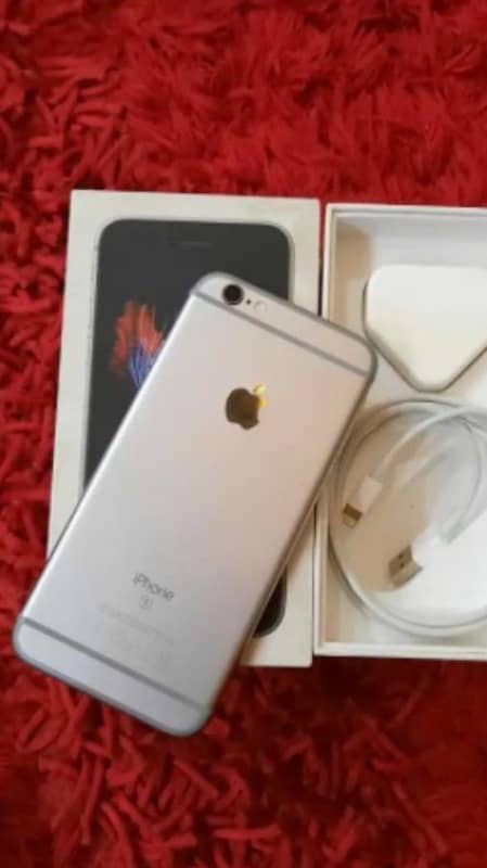 IPhone 6s 32gb 10/10 PTA APPROVED 0