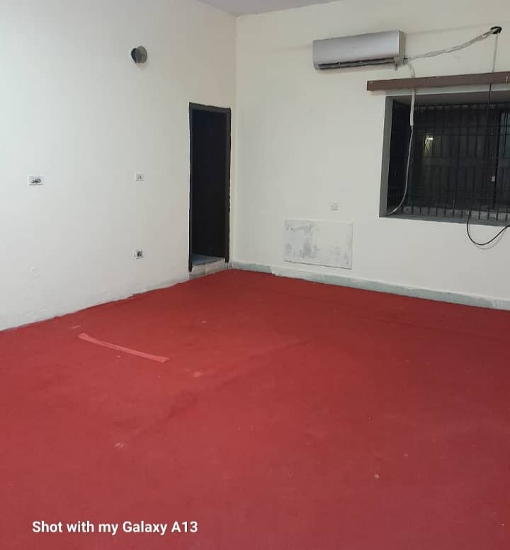 One Kanal Upper Portion For Rent In Garden Town 3