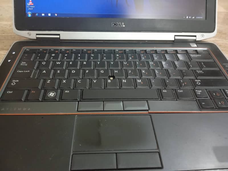 Dell Latitude 6320 core i5 (2nd generation) 10