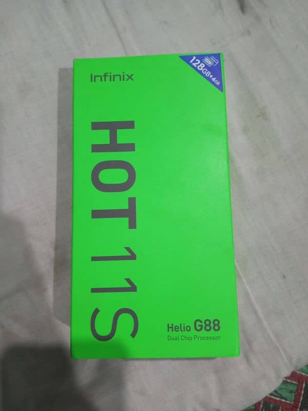 Infinix Hot 11s 4/128 GB Box and charger 6