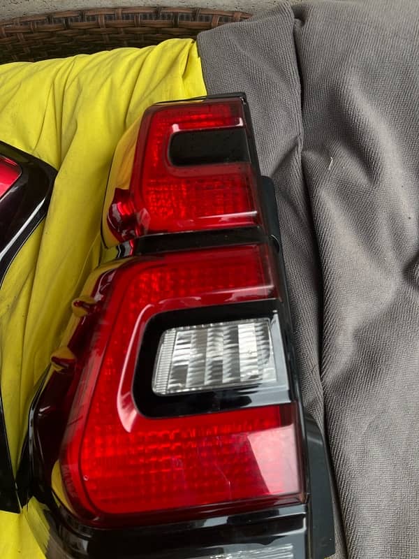 Land Cruiser Prado rear tail lights 0