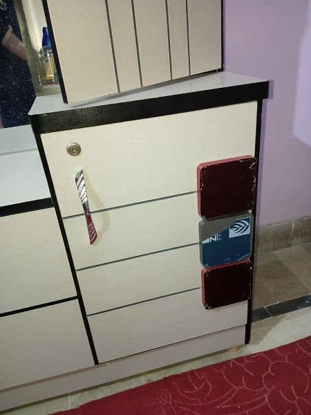 dressing table 2