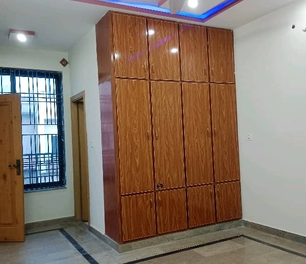 Affordable Upper Portion For rent In G-16 2