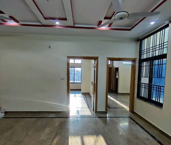 Affordable Upper Portion For rent In G-16 10