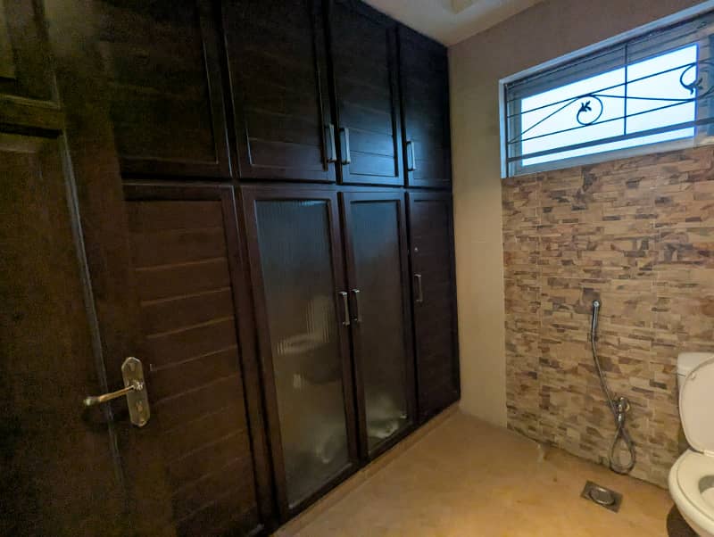 1 KANA LIKE BRAND NEW HOUSE FOR SALE AT IDEAL LOCATION OF VALENCIA TOWN LAHORE 9