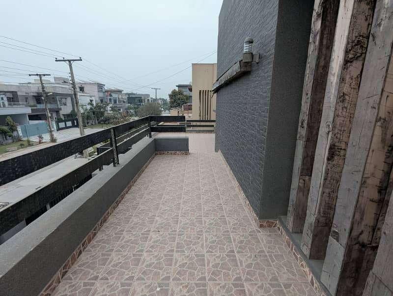 1 KANA LIKE BRAND NEW HOUSE FOR SALE AT IDEAL LOCATION OF VALENCIA TOWN LAHORE 24