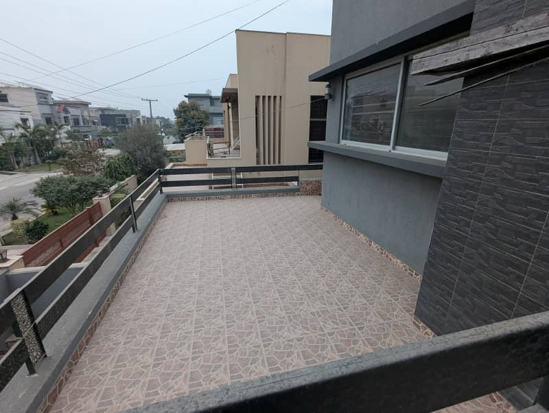 1 KANA LIKE BRAND NEW HOUSE FOR SALE AT IDEAL LOCATION OF VALENCIA TOWN LAHORE 26