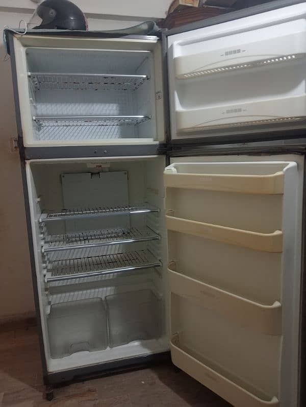 Dawlance refrigerator in Good Condition 1