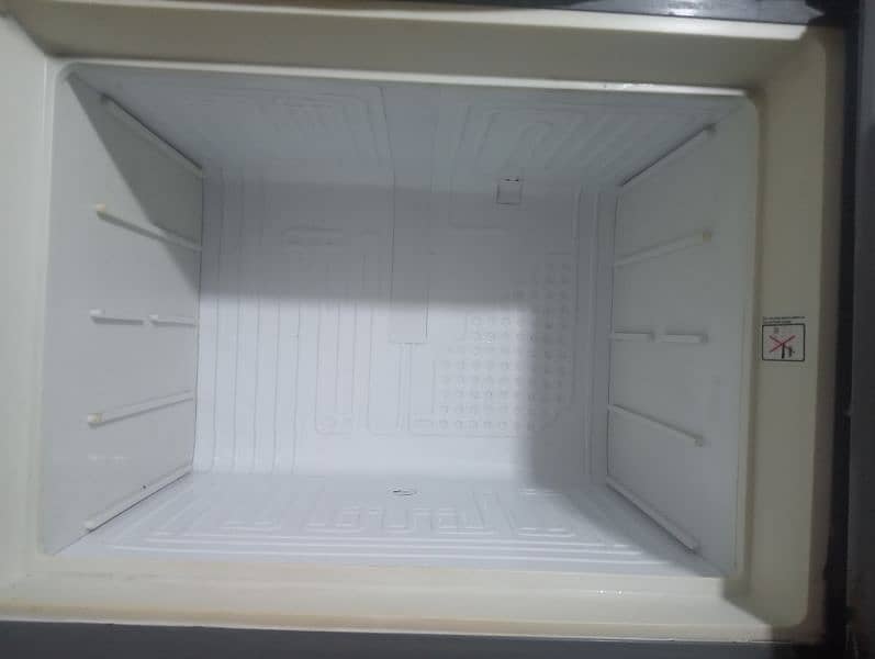 Dawlance refrigerator in Good Condition 6