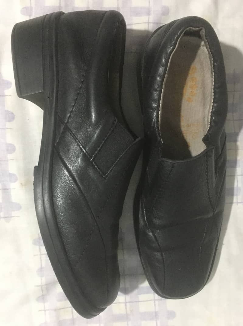 Branded & Important used Shoes in Pure leather 15