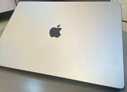 16 inch MacBook Pro  Apple M2 Pro Chip RAM:16GB SSD:512GB