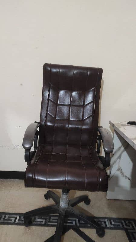 Executive Chair 6