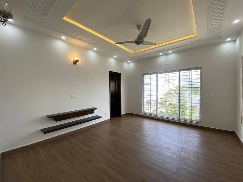 Brand New 10 Marla Beautifully Designed Modern Upper Portion For Rent In DHA Phase 8 7