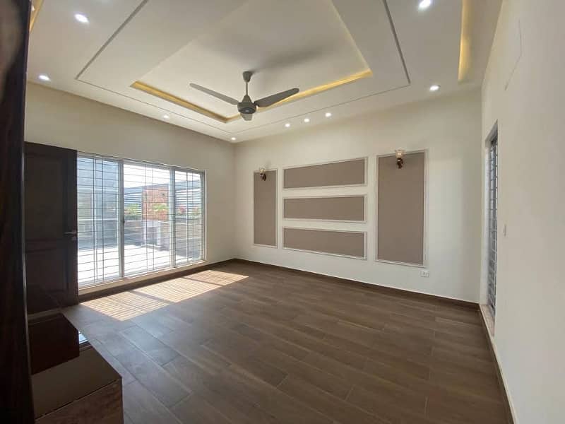 Brand New 10 Marla Beautifully Designed Modern Upper Portion For Rent In DHA Phase 8 14