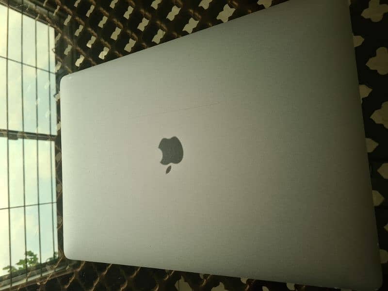 Macbook pro 2017 15 inch 4