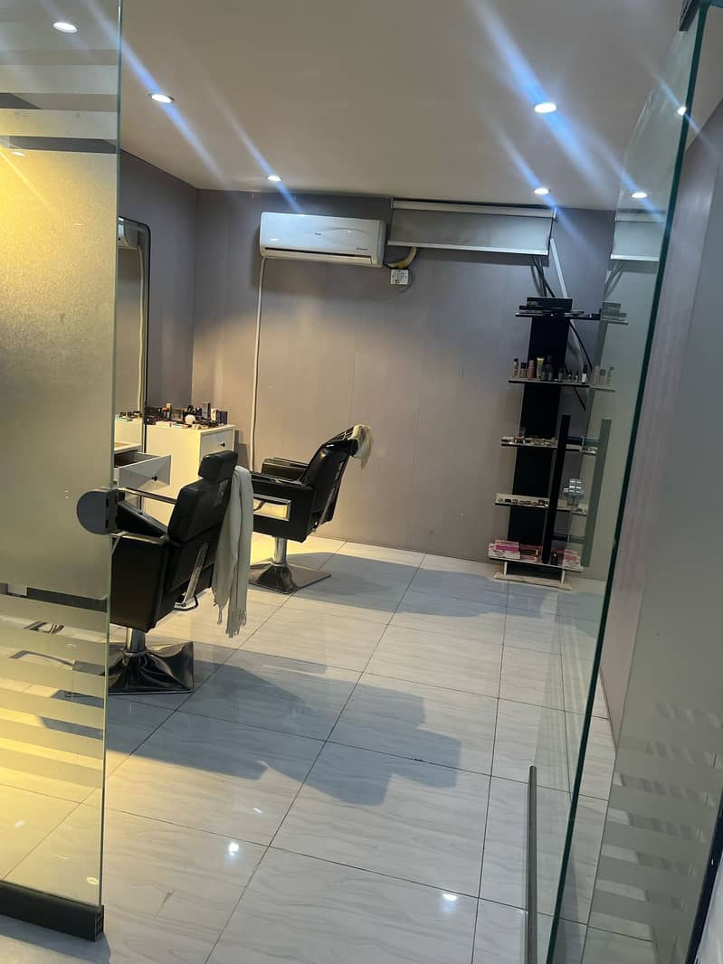 Beauty Saloon For Sale / Running Saloon | Best Option For Sale 4