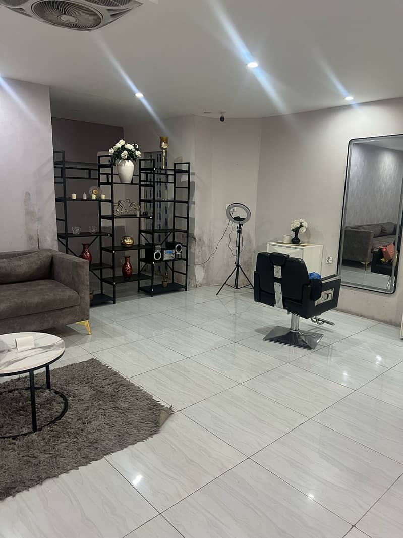 Beauty Saloon For Sale / Running Saloon | Best Option For Sale 7