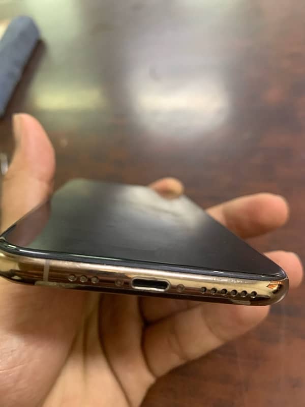 iphone xs PTA 4