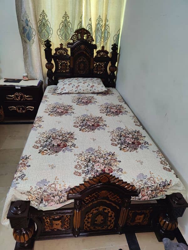 Haveli design chinioti Single beds with mid table new. . . 2